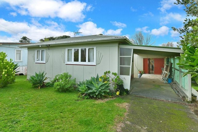 Photo of property in 38 James Mcleod Road, Shelly Beach, Helensville, 0874