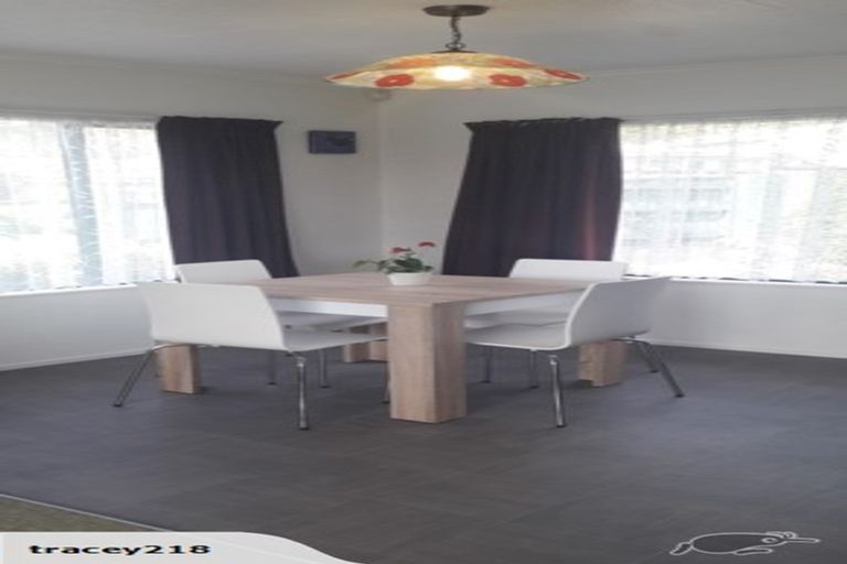 Photo of property in 2 Monarch Grove, Maoribank, Upper Hutt, 5018