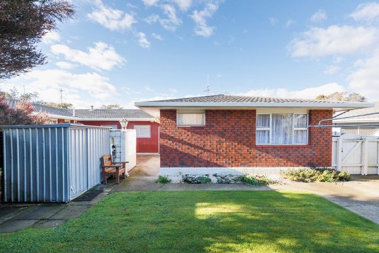 Photo of property in 5 Hollows Crescent, Takaro, Palmerston North, 4412