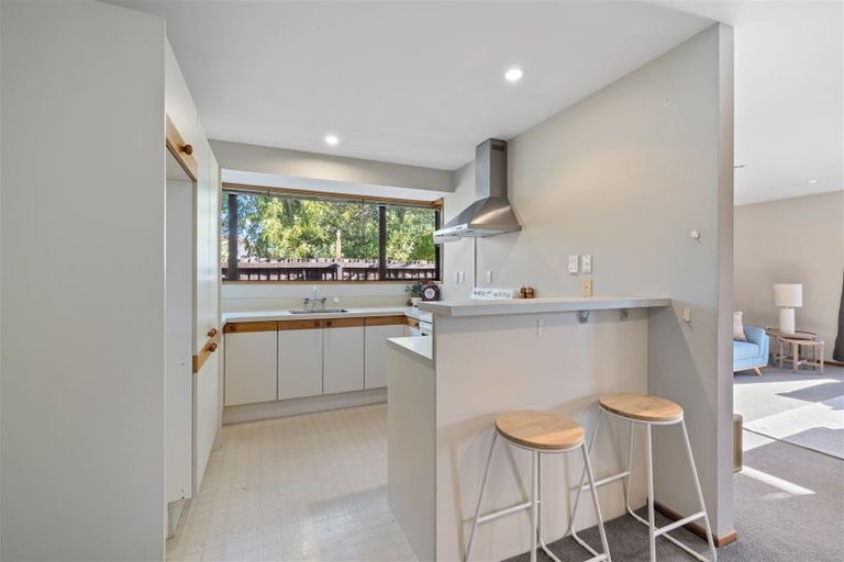 Photo of property in 4b Grassmere Street, Papanui, Christchurch, 8052