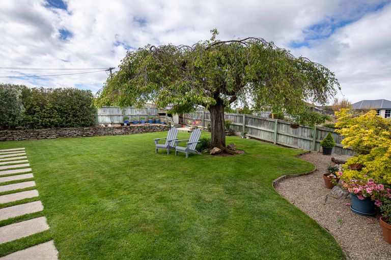 Photo of property in 65 Newcastle Street, Clyde, 9330