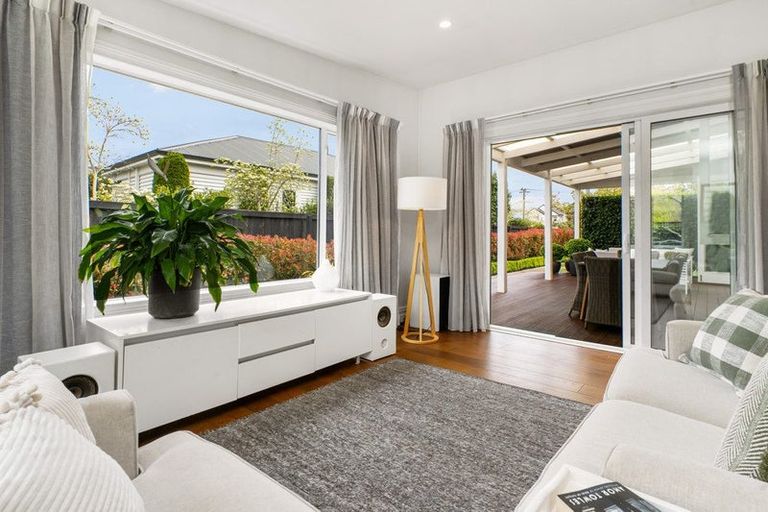 Photo of property in 90 Hawthorne Street, Strowan, Christchurch, 8052