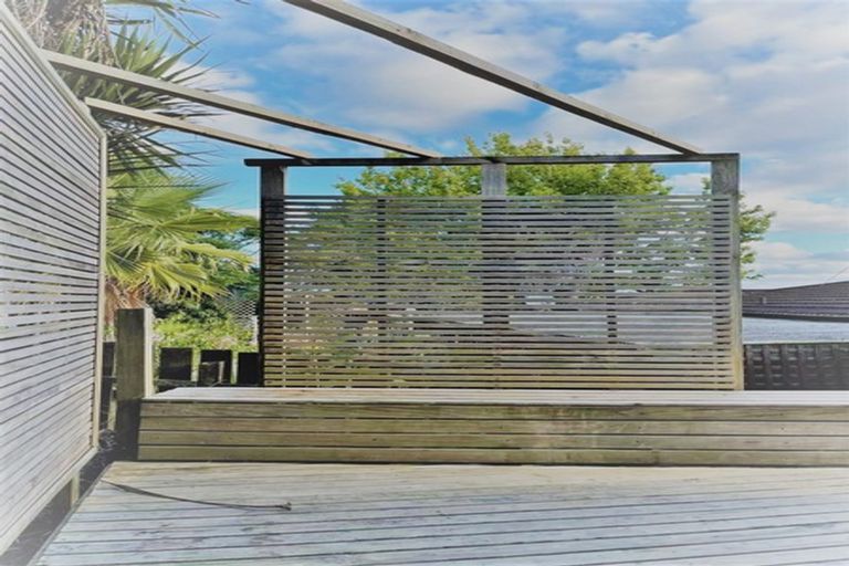 Photo of property in 31 Sequoia Place, Sunnynook, Auckland, 0620