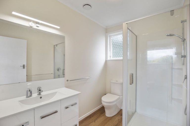 Photo of property in 28 Highbury Drive, Levin, 5510