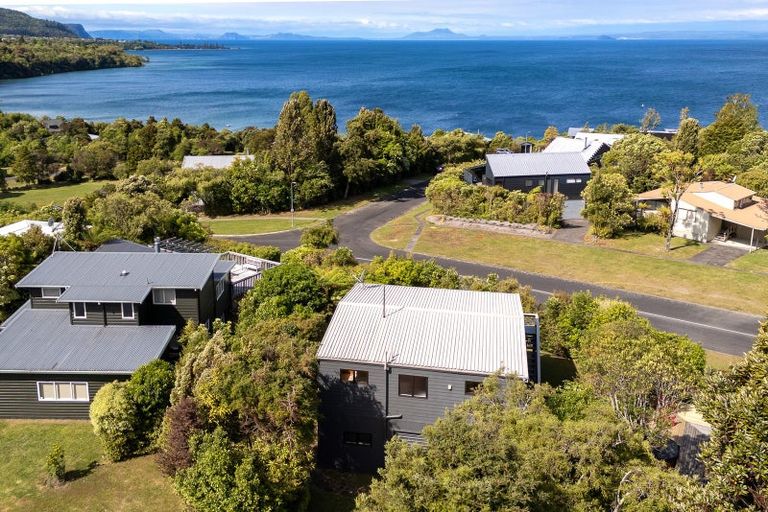 Photo of property in 27 Kaiuru Avenue, Pukawa Bay, Turangi, 3381