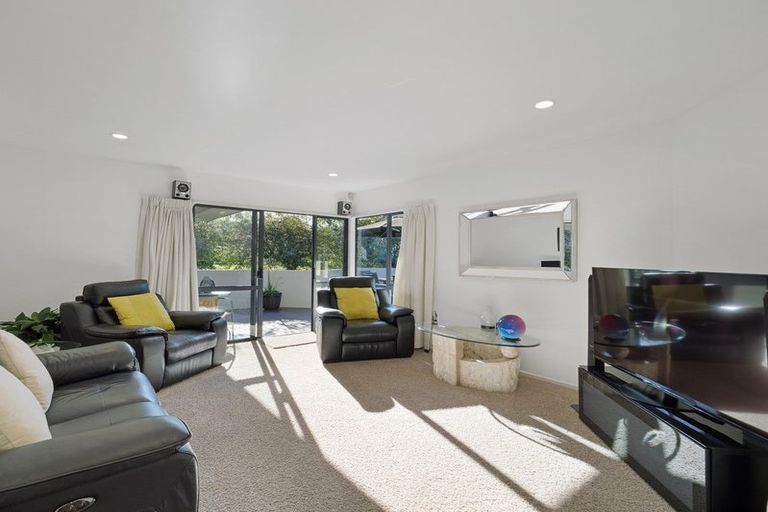 Photo of property in 33a Bronzewing Terrace, Unsworth Heights, Auckland, 0632