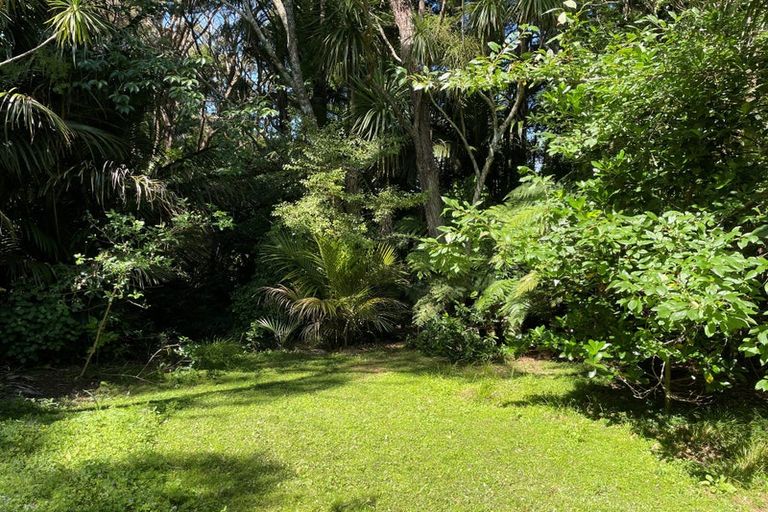 Photo of property in 9 Raroa Terrace, Waiatarua, Auckland, 0604