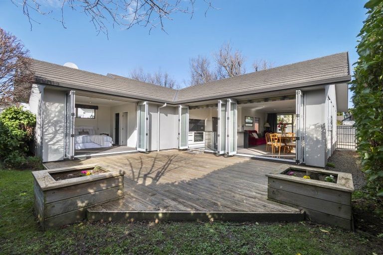 Photo of property in 35 Union Street, Hokowhitu, Palmerston North, 4410