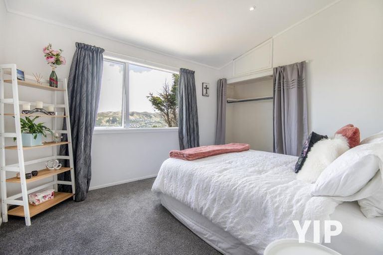 Photo of property in 18 Mandeville Crescent, Grenada Village, Wellington, 6037