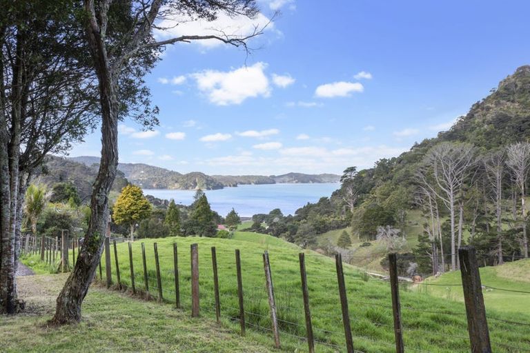 Photo of property in 66 Whatipu Road, Huia, Auckland, 0604