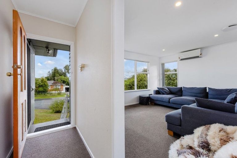Photo of property in 9 Grimshaw Place, Henderson, Auckland, 0612