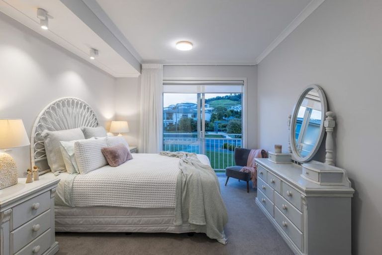 Photo of property in 74 Panorama Heights, Orewa, 0931