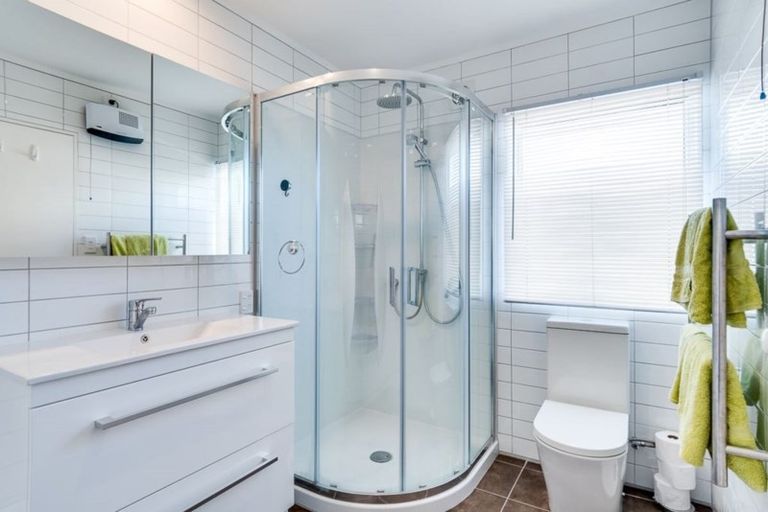 Photo of property in 29 Enfield Road, Hospital Hill, Napier, 4110