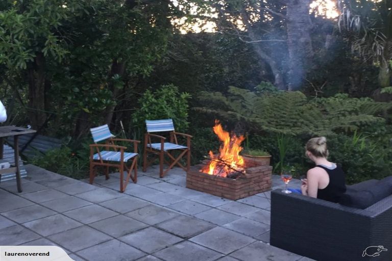 Photo of property in 29 Kauri Point Road, Laingholm, Auckland, 0604