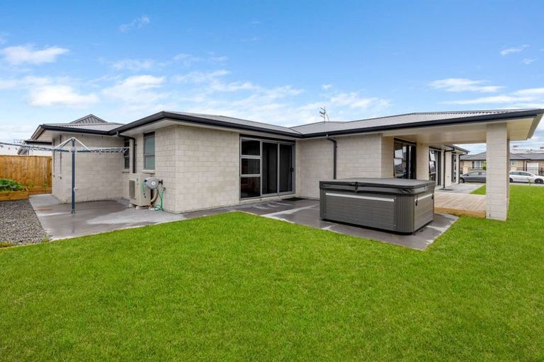 Photo of property in 36 Manawa Road, Papamoa Beach, Papamoa, 3118