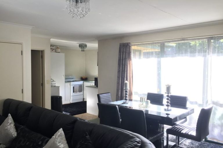 Photo of property in 324 West Coast Road, Glen Eden, Auckland, 0602