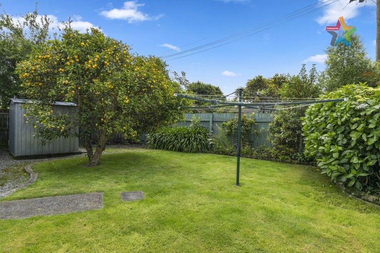 Photo of property in 27 Chapman Crescent, Naenae, Lower Hutt, 5011