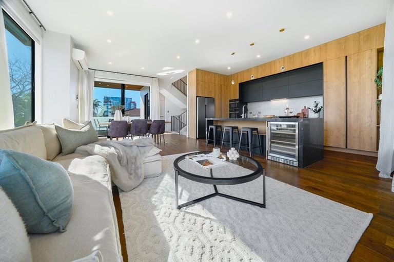 Photo of property in 48a Killarney Street, Takapuna, Auckland, 0622