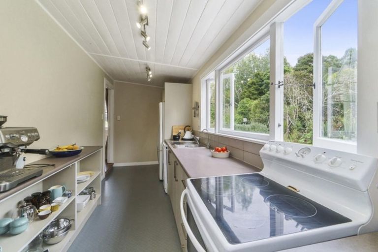 Photo of property in 8 Western Road, Laingholm, Auckland, 0604