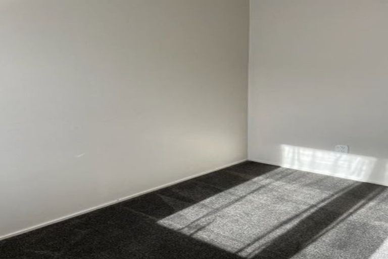 Photo of property in 2/11 Aorangi Place, Birkenhead, Auckland, 0626