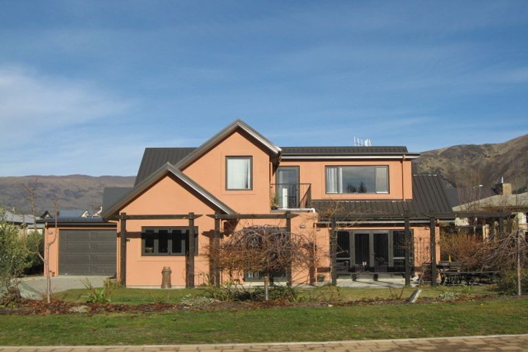 Photo of property in 31 Stonebrook Drive, Wanaka, 9305