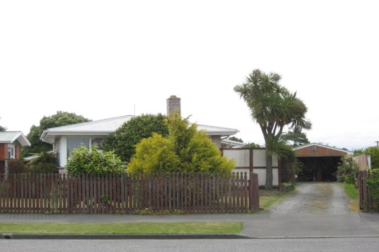 Photo of property in 62 Frensham Crescent, Woolston, Christchurch, 8062