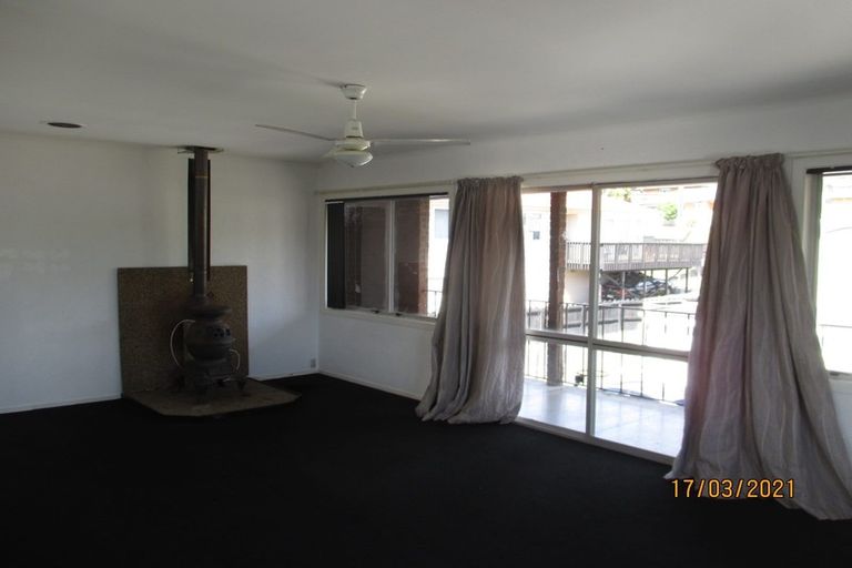 Photo of property in 236 Triangle Road, Massey, Auckland, 0614