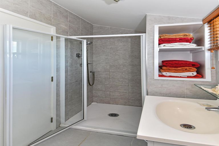 Photo of property in 164 Carnoustie Drive, Wattle Downs, Auckland, 2103