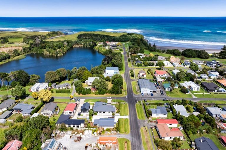 Photo of property in 23 Layard Street, Opunake, 4616