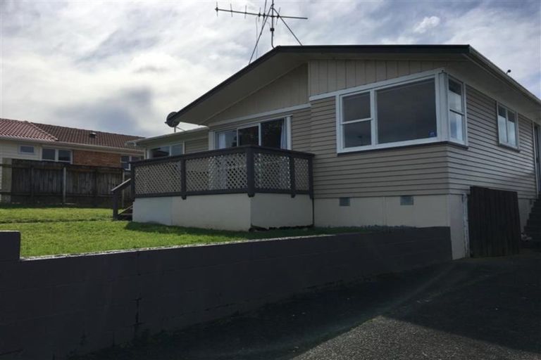 Photo of property in 3 Capella Place, Manurewa, Auckland, 2102