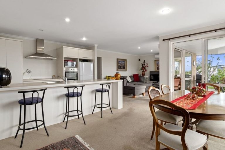 Photo of property in 19 Haden Place, Omokoroa, 3114