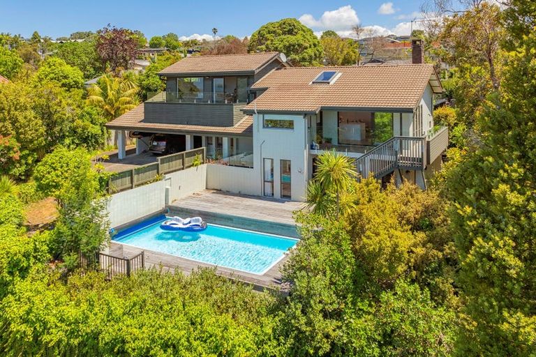 Photo of property in 73 Braemar Road, Castor Bay, Auckland, 0620