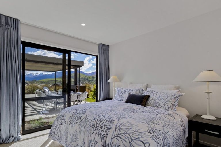 Photo of property in 1 Chimney Lane, Jacks Point, Queenstown, 9371