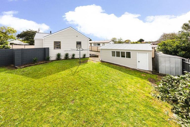Photo of property in 97 Hyperion Drive, Randwick Park, Auckland, 2105