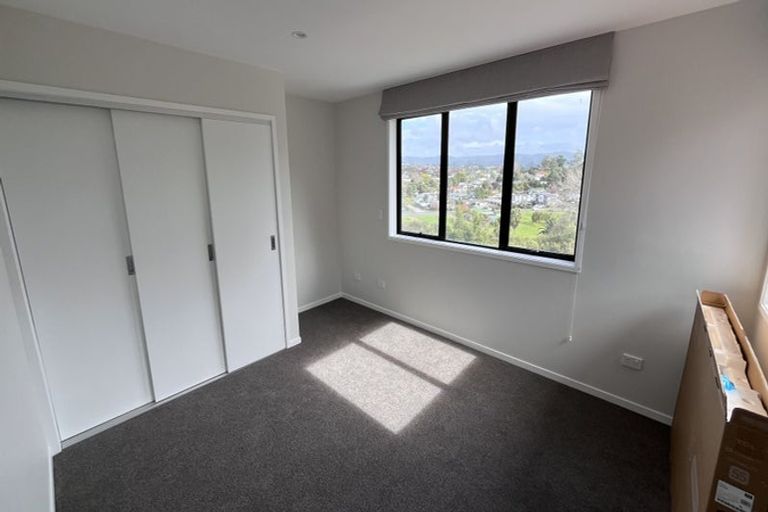 Photo of property in 15b Tiriwa Drive, Massey, Auckland, 0614