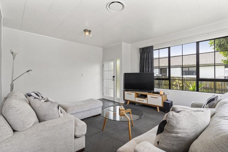 Photo of property in 19 Barbados Drive, Unsworth Heights, Auckland, 0632