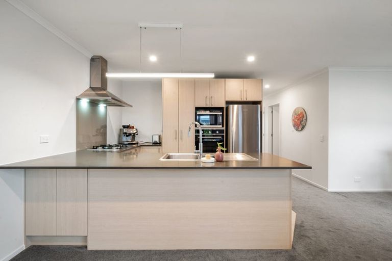 Photo of property in 31 Katipo Road, Takanini, 2112