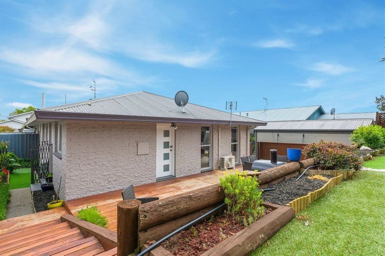 Photo of property in 2/140 Hay Street, Bromley, Christchurch, 8062