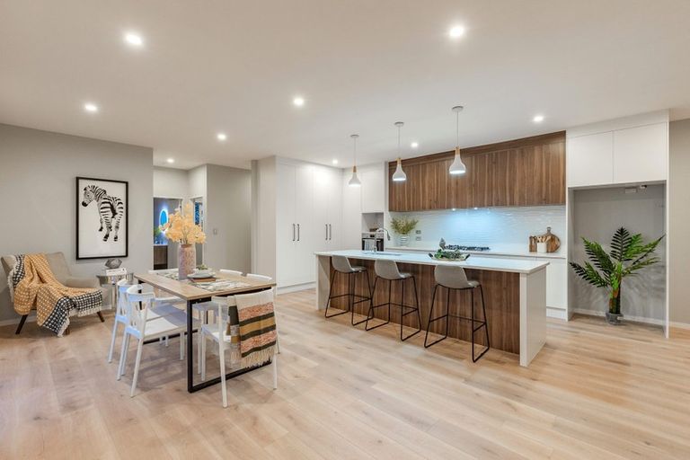 Photo of property in 17 Konoba Avenue, Kumeu, 0810