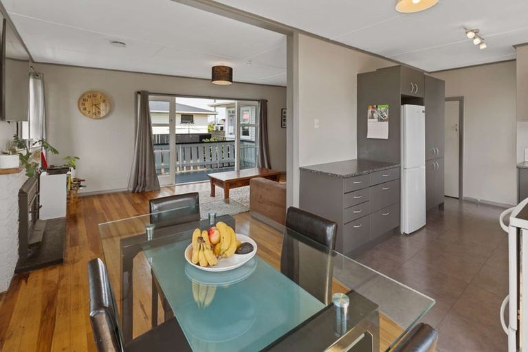 Photo of property in 3 Glenn Street, Castlecliff, Whanganui, 4501