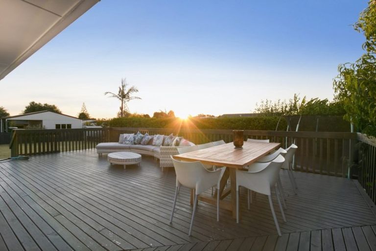 Photo of property in 30 Wallace Road, Mangere Bridge, Auckland, 2022