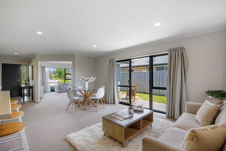 Photo of property in 37 Faringdon Boulevard, Rolleston, 7615