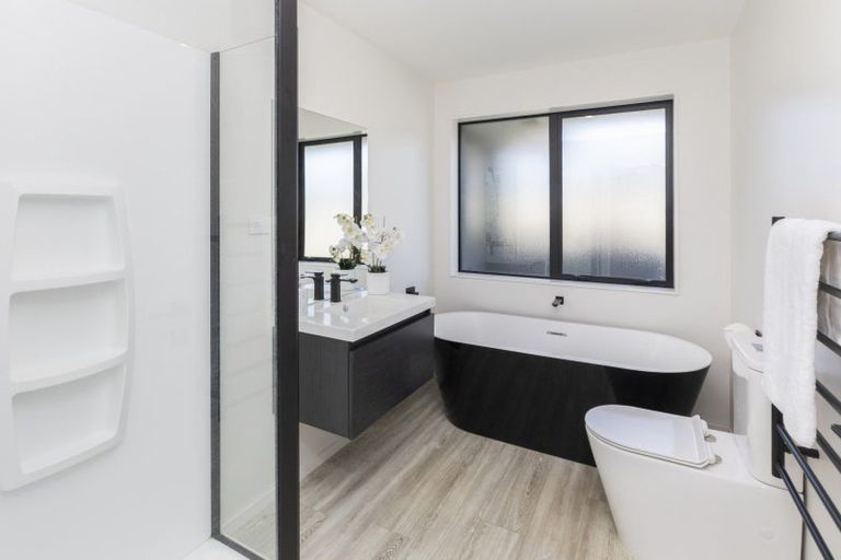 Photo of property in 66 Broadway Parade, Rolleston, 7615