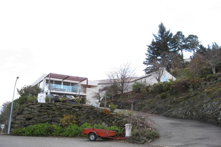 Photo of property in 17 Peregrine Place, Queenstown, 9300