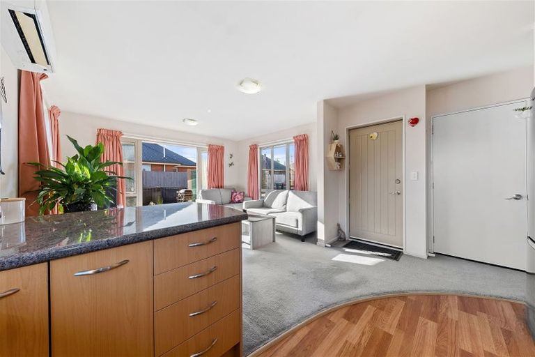 Photo of property in 2/31 Tuckers Road, Redwood, Christchurch, 8051