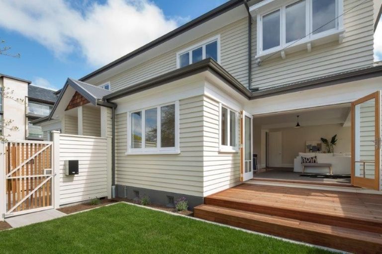 Photo of property in 11b Rhodes Street, Merivale, Christchurch, 8014