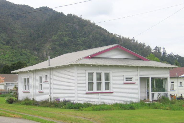 Photo of property in 16 Farmer Street, Te Aroha, 3320