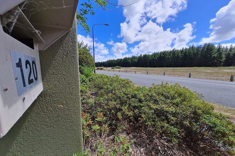 Photo of property in 4 Regalwood Close, Parklands, Christchurch, 8083