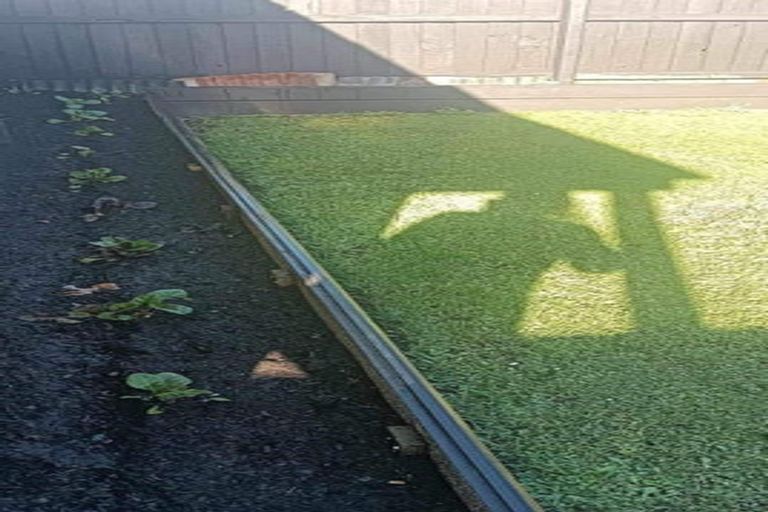 Photo of property in 10 Inca Place, Redwood, Christchurch, 8051