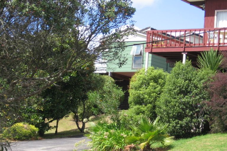 Photo of property in 20a Glencoe Road, Browns Bay, Auckland, 0630